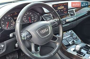 Седан Audi A8 2015 в 