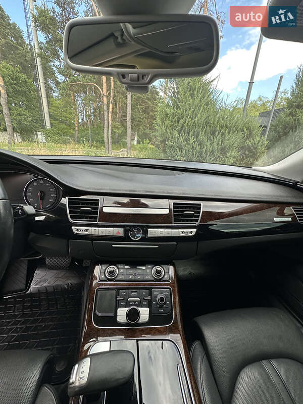 Седан Audi A8 2013 в Львові