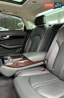 Седан Audi A8 2013 в Львове