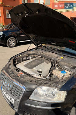 Седан Audi A8 2005 в 