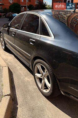 Седан Audi A8 2005 в 