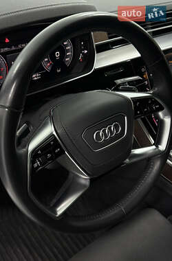 Седан Audi A8 2019 в 