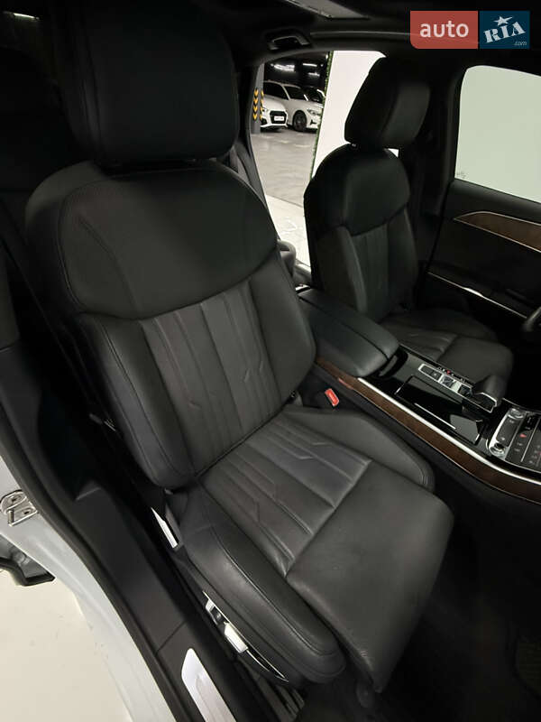 Седан Audi A8 2019 в Одессе