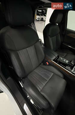 Седан Audi A8 2019 в 