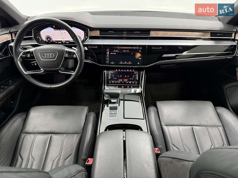 Седан Audi A8 2019 в Одессе