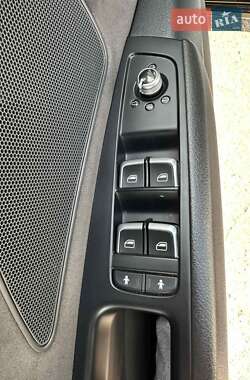 Седан Audi A8 2015 в 