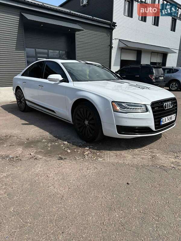 Седан Audi A8 2015 в Чернигове