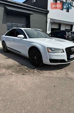 Седан Audi A8 2015 в 