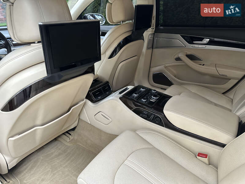 Седан Audi A8 2012 в Киеве
