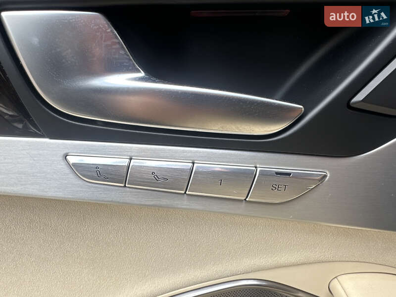 Седан Audi A8 2012 в Киеве