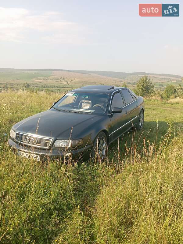 Седан Audi A8 1996 в Бурштыне