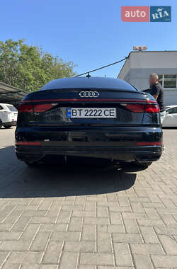 Седан Audi A8 2020 в 