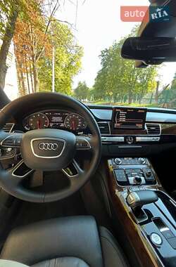 Седан Audi A8 2015 в 