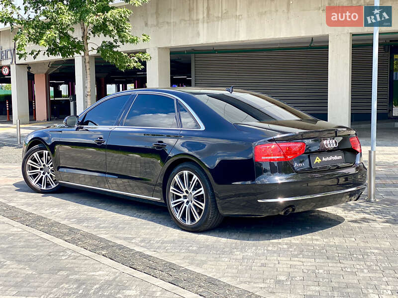 Седан Audi A8 2012 в Києві