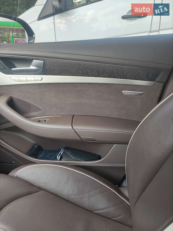Седан Audi A8 2013 в Киеве