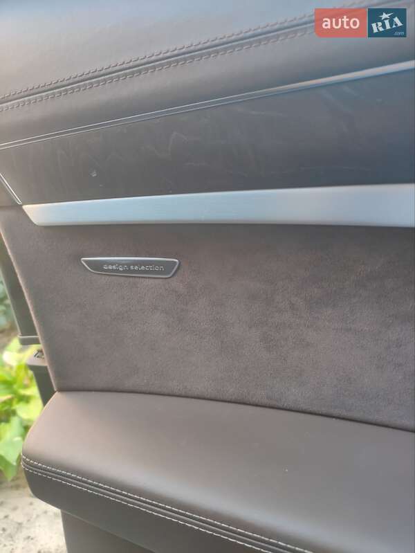 Седан Audi A8 2013 в Киеве