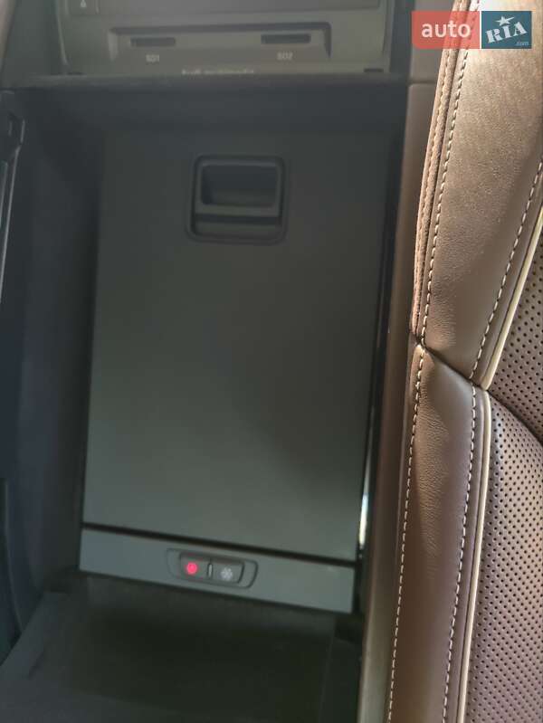 Седан Audi A8 2013 в Киеве