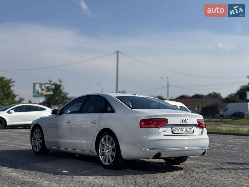 Седан Audi A8 2013 в Киеве