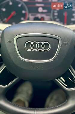 Седан Audi A8 2017 в 