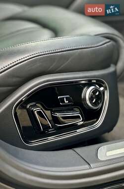 Седан Audi A8 2017 в 