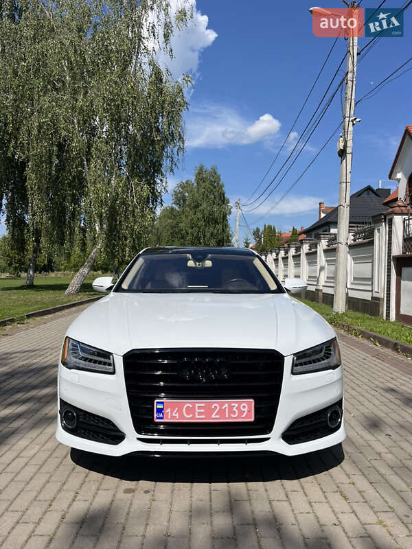 Седан Audi A8 2016 в Ровно