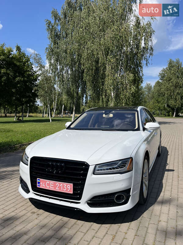 Седан Audi A8 2016 в Ровно