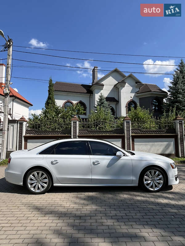 Седан Audi A8 2016 в Ровно