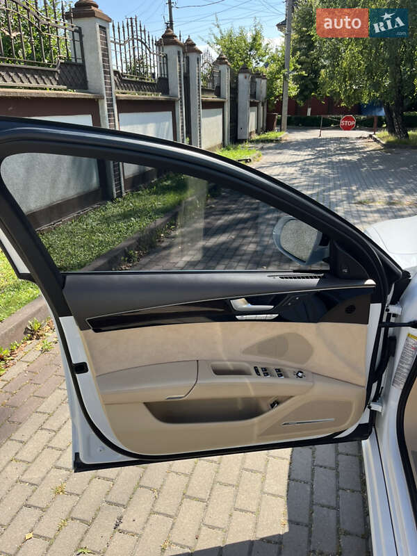 Седан Audi A8 2016 в Ровно