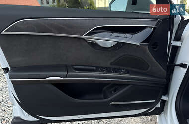 Седан Audi A8 2021 в 