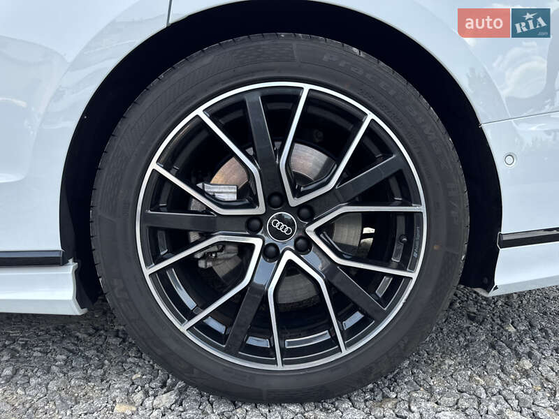 Седан Audi A8 2021 в Бердичеві