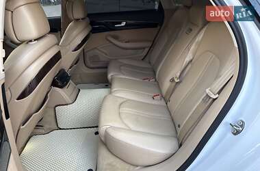 Седан Audi A8 2015 в 
