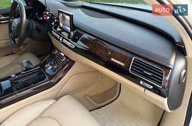 Седан Audi A8 2015 в 