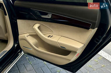 Седан Audi A8 2013 в 
