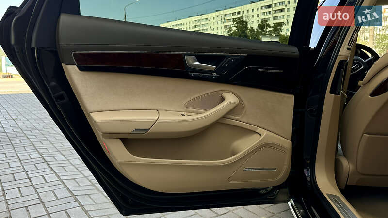 Седан Audi A8 2013 в Запорожье