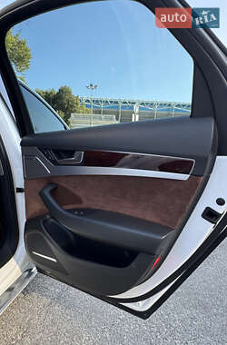 Седан Audi A8 2012 в 