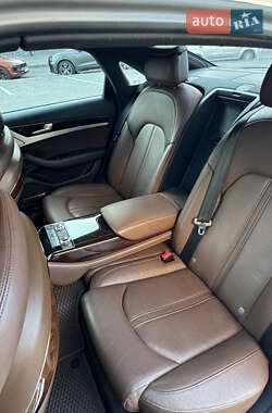 Седан Audi A8 2012 в 