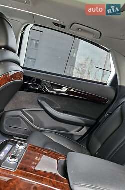 Седан Audi A8 2013 в 