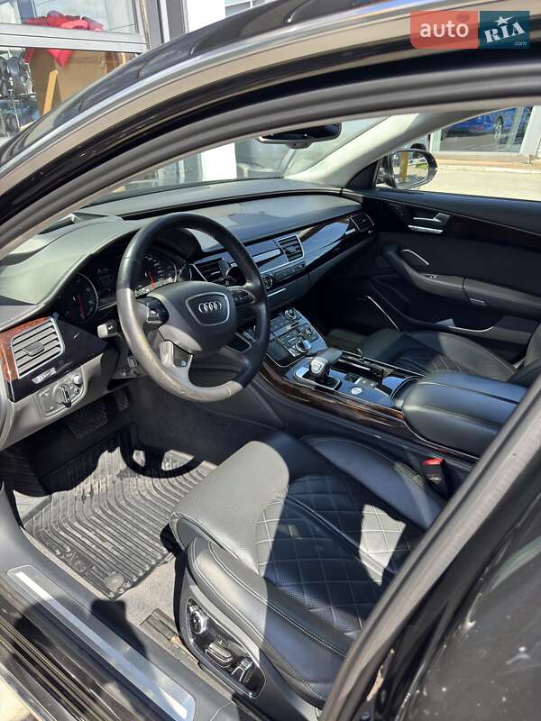 Седан Audi A8 2017 в Хмельницком