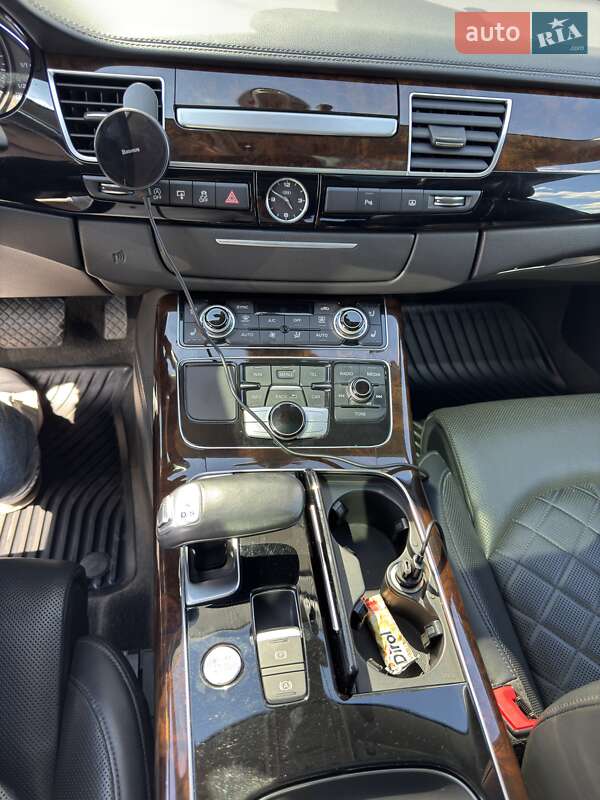 Седан Audi A8 2017 в Хмельницком