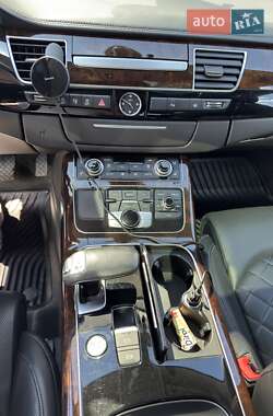 Седан Audi A8 2017 в 
