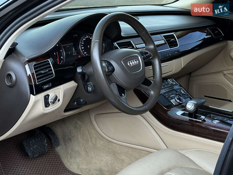 Седан Audi A8 2013 в Запорожье
