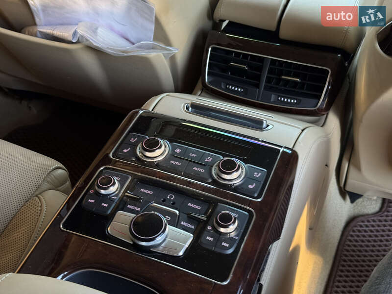 Седан Audi A8 2013 в Запорожье