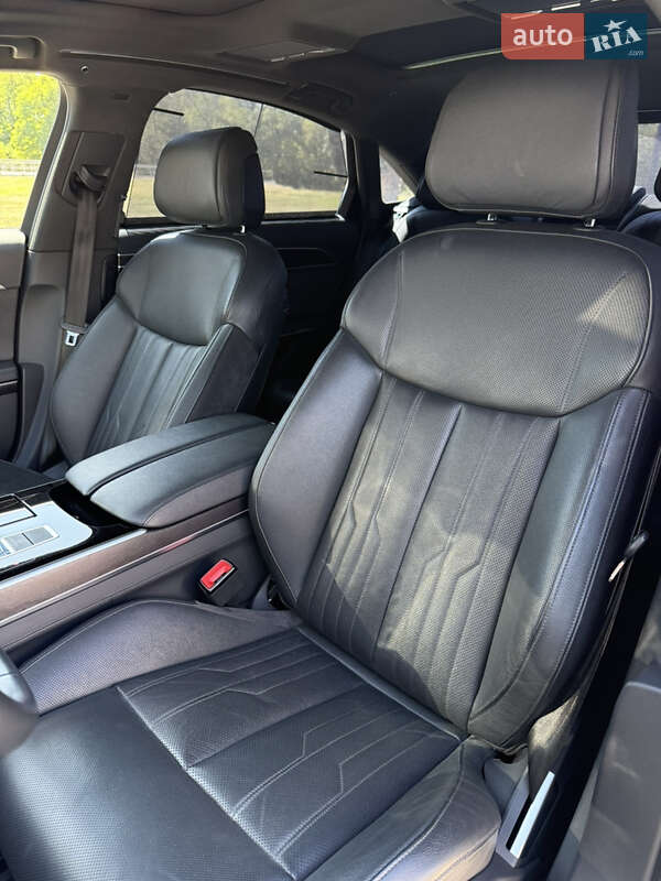 Седан Audi A8 2019 в Одессе