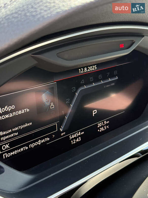 Седан Audi A8 2019 в Одесі