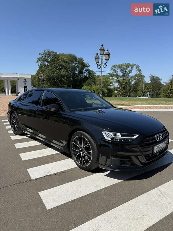 Седан Audi A8 2019 в Одесі