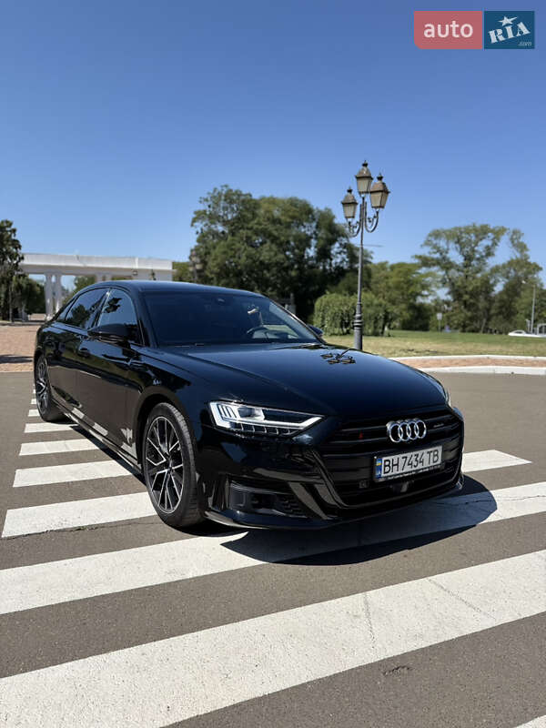 Седан Audi A8 2019 в Одесі