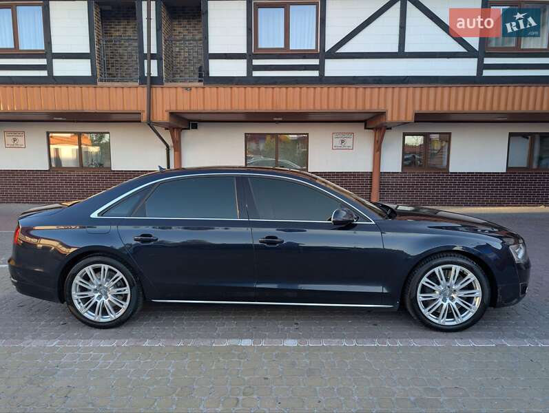 Седан Audi A8 2011 в Львове