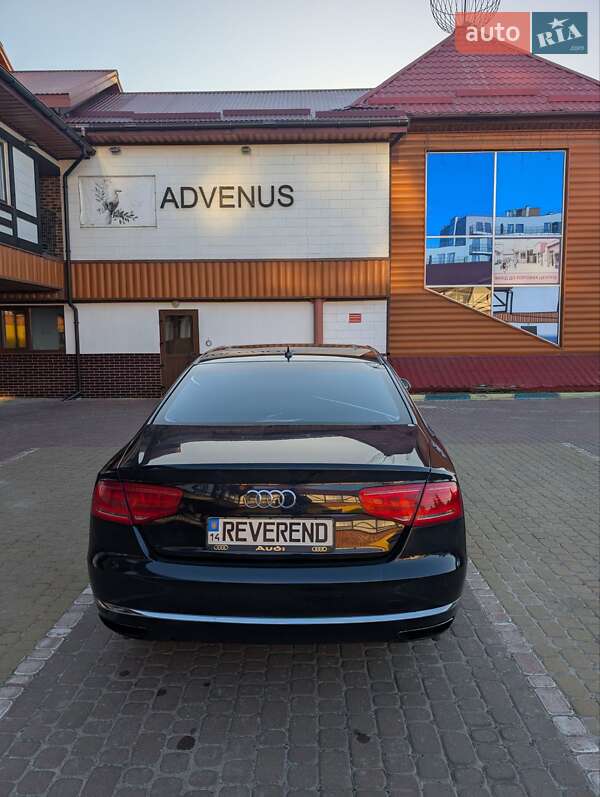 Седан Audi A8 2011 в Львове
