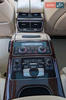 Седан Audi A8 2011 в 