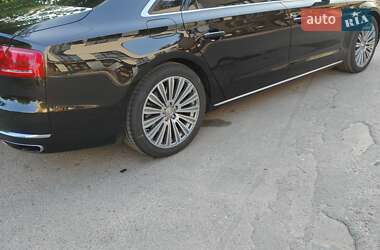 Седан Audi A8 2012 в 